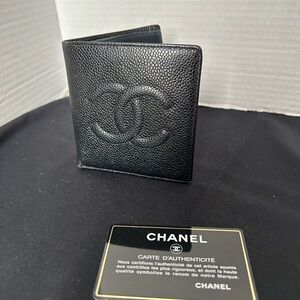 Chanel Black  caviar leather bifold wallet